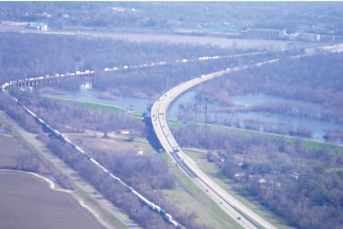Aerial view looking east along I-20 at Vicksburg, MS.